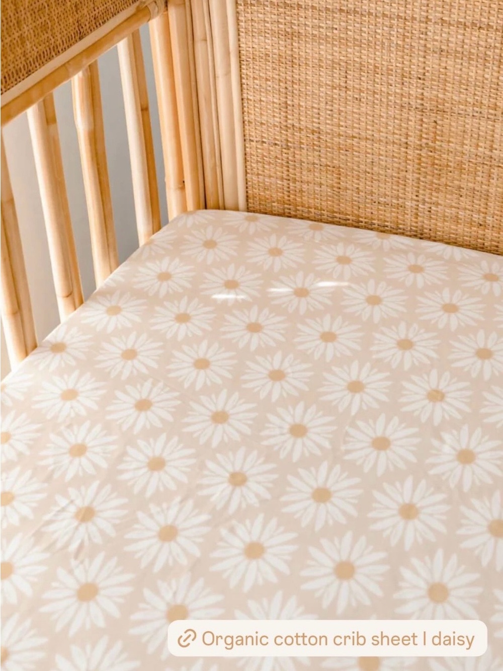 BNWT Organic Daisy Crib Sheet